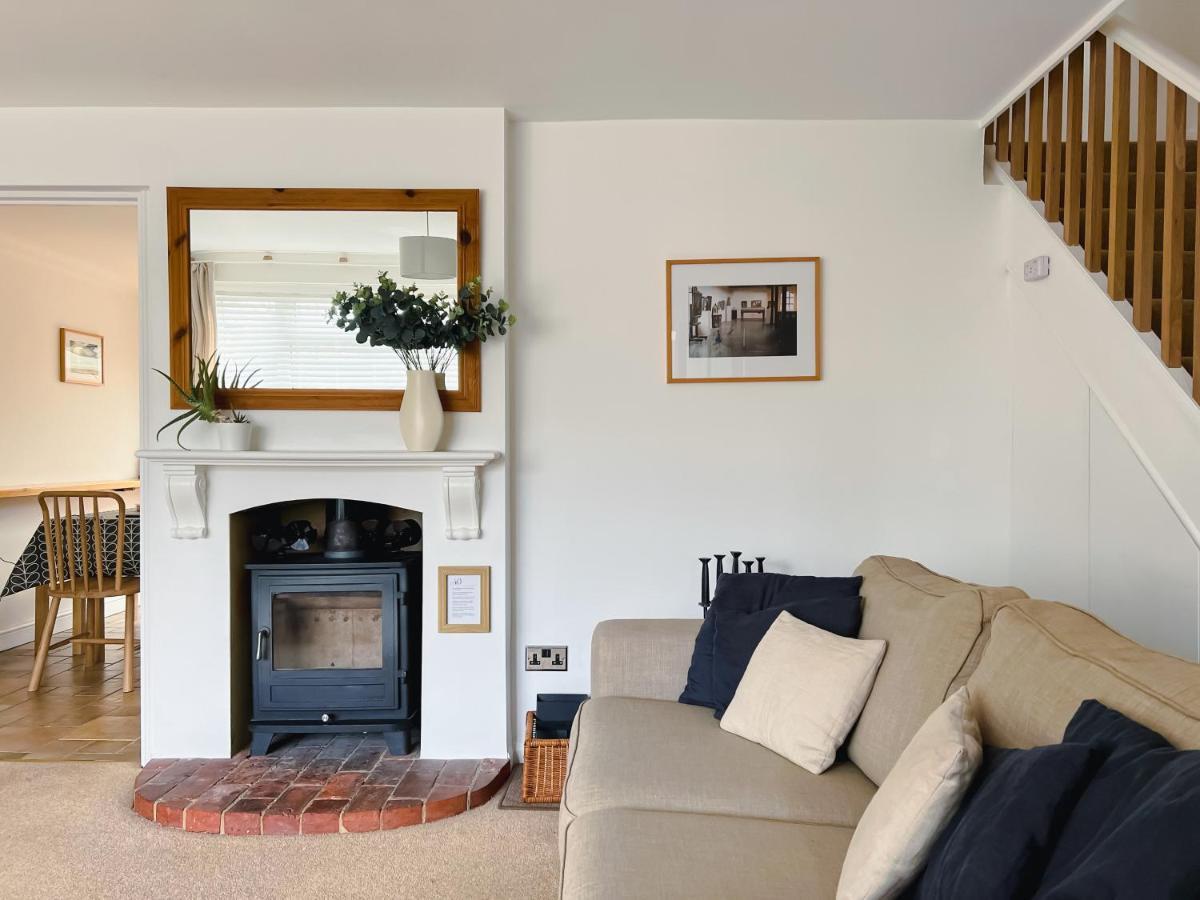 Willa Bright & Cosy - Jacuzzi - Log Burner - King Beds Tangmere Zewnętrze zdjęcie